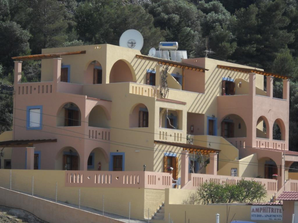 Amphitrite Apartment Myrties