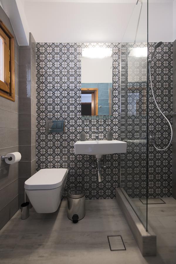 Amphitrite Apartment