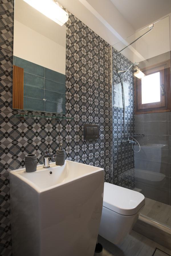 Amphitrite Apartment